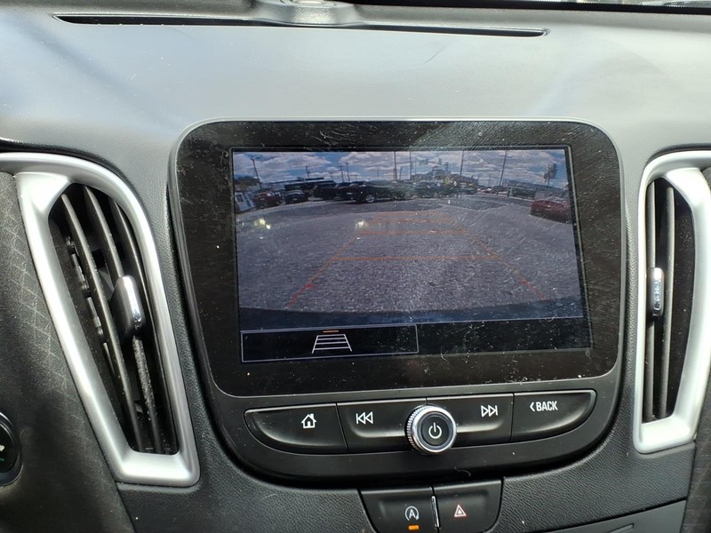 Chevrolet Malibu Vehicle Full-screen Gallery Image 21