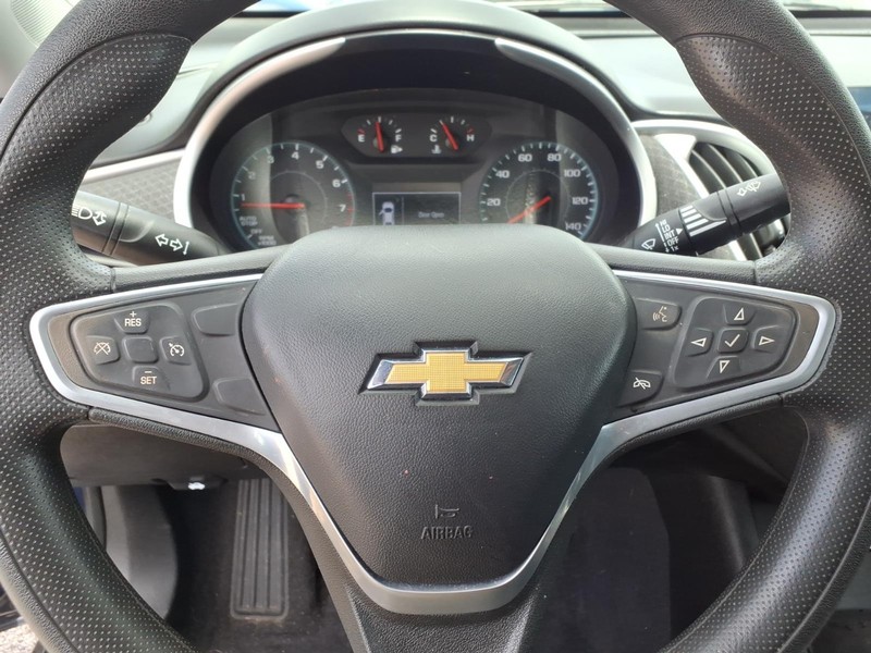 Chevrolet Malibu Vehicle Full-screen Gallery Image 23