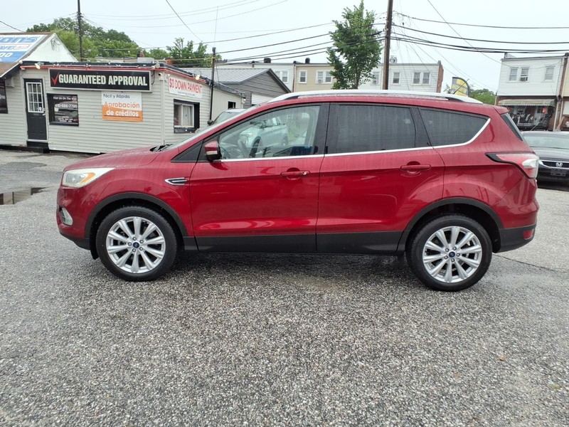 Ford Escape Vehicle Full-screen Gallery Image 08