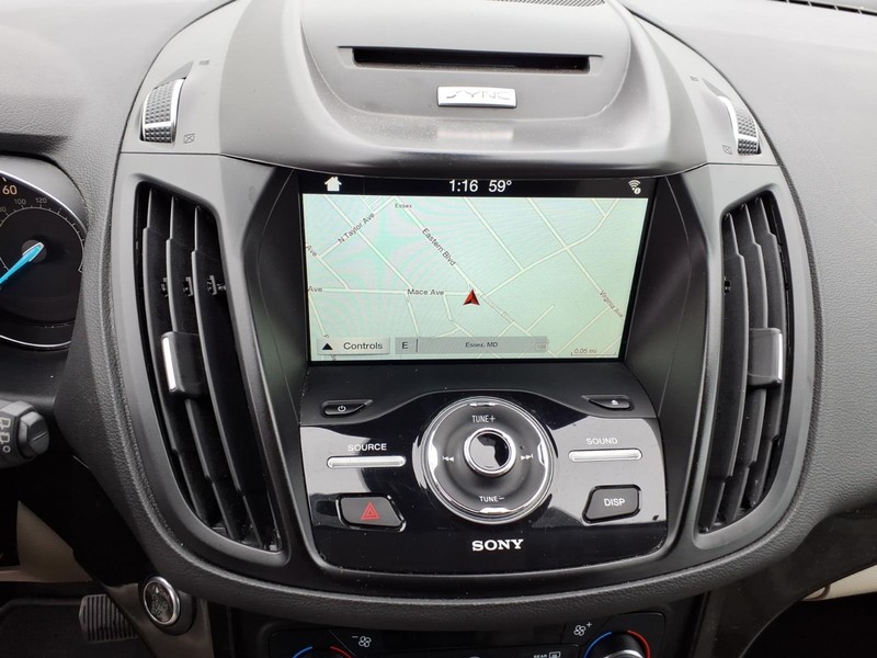 Ford Escape Vehicle Full-screen Gallery Image 19