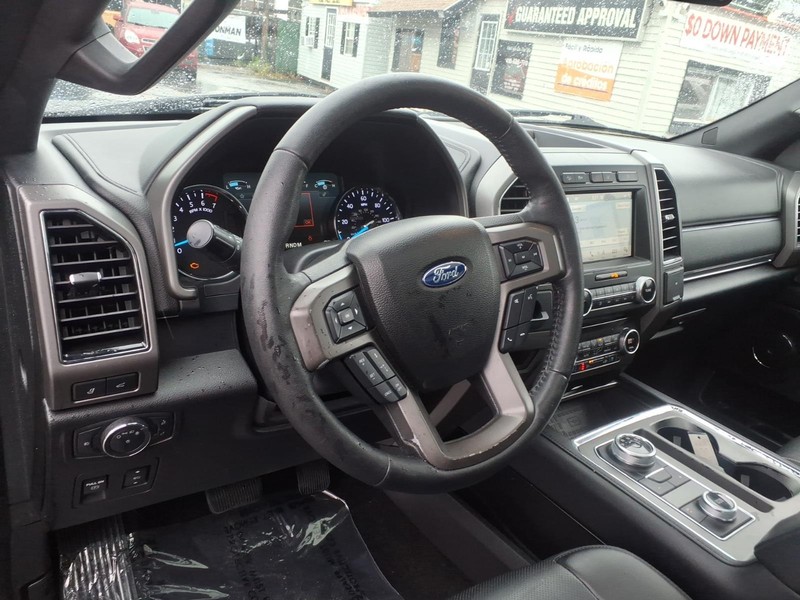 Ford Expedition Max Vehicle Full-screen Gallery Image 08