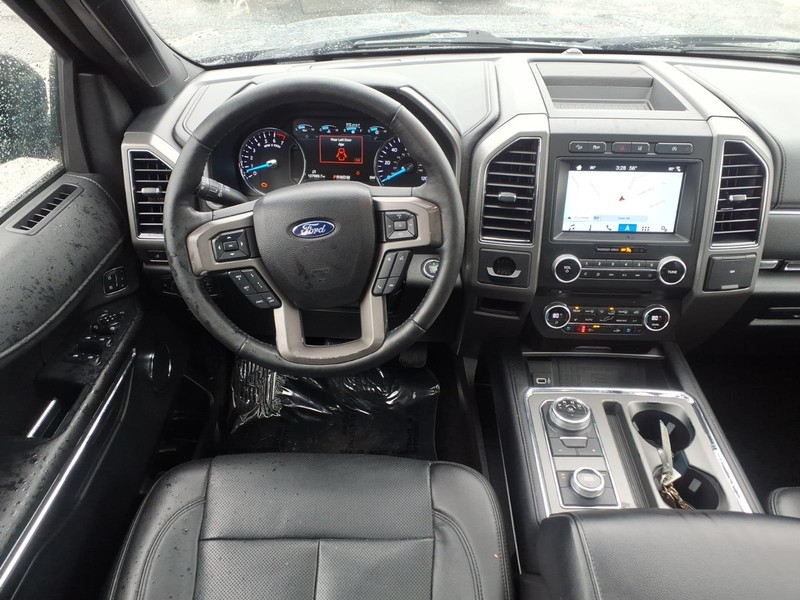 Ford Expedition Max Vehicle Full-screen Gallery Image 14