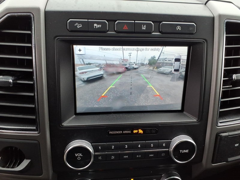 Ford Expedition Max Vehicle Full-screen Gallery Image 21