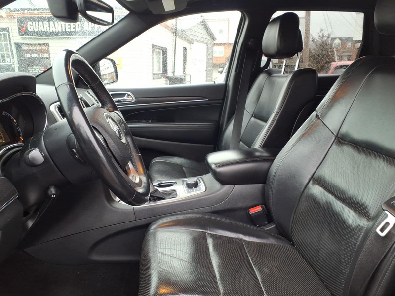 Jeep Grand Cherokee Vehicle Full-screen Gallery Image 09