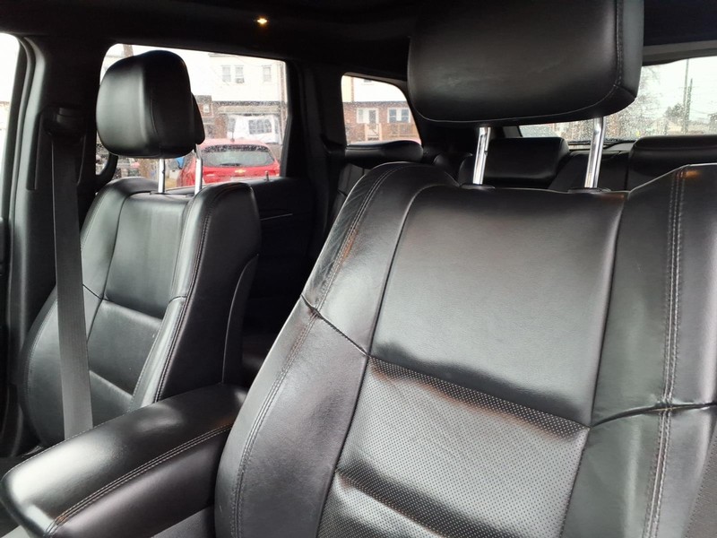 Jeep Grand Cherokee Vehicle Full-screen Gallery Image 10
