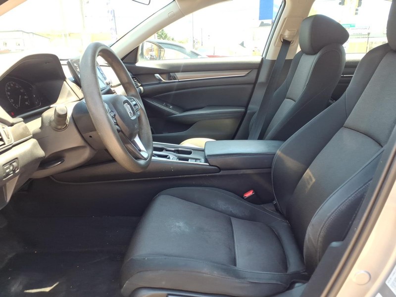 Honda Accord Sedan Vehicle Full-screen Gallery Image 07