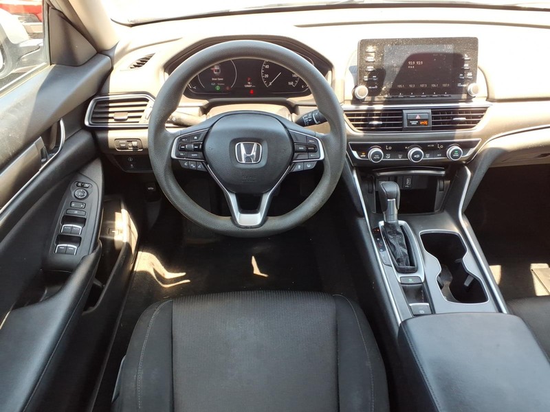 Honda Accord Sedan Vehicle Full-screen Gallery Image 11
