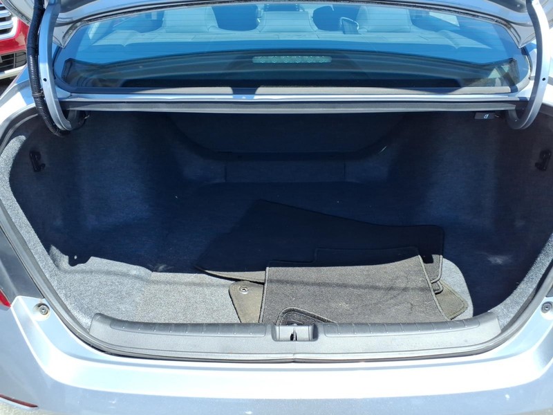 Honda Accord Sedan Vehicle Full-screen Gallery Image 13