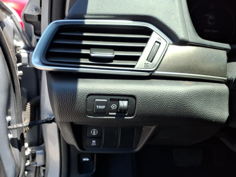 Honda Accord Sedan Vehicle Full-screen Gallery Image 17