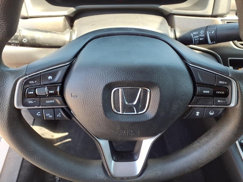 Honda Accord Sedan Vehicle Full-screen Gallery Image 18