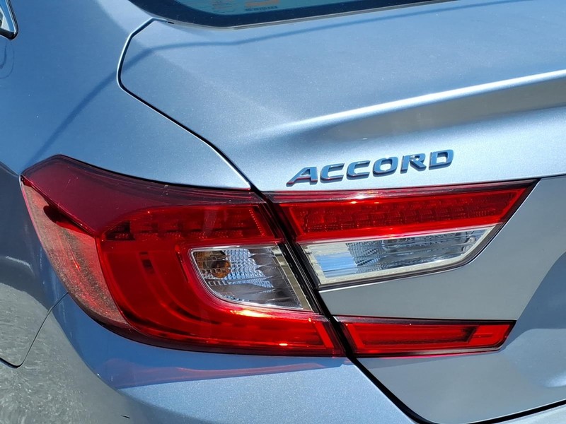Honda Accord Sedan Vehicle Full-screen Gallery Image 20