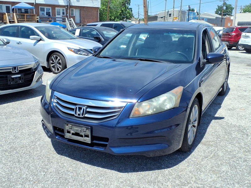 Honda Accord Sedan Vehicle Full-screen Gallery Image 02