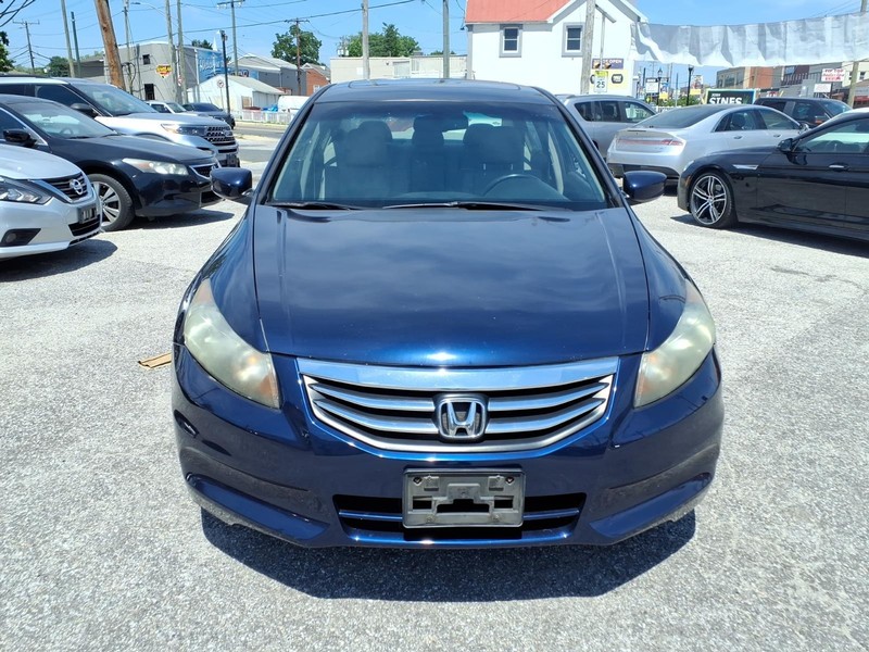 Honda Accord Sedan Vehicle Full-screen Gallery Image 03