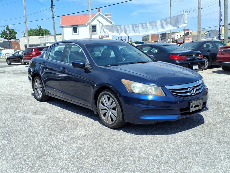Honda Accord Sedan Vehicle Full-screen Gallery Image 04