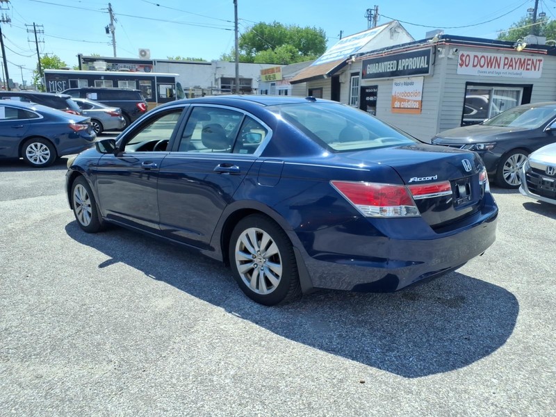 Honda Accord Sedan Vehicle Full-screen Gallery Image 07