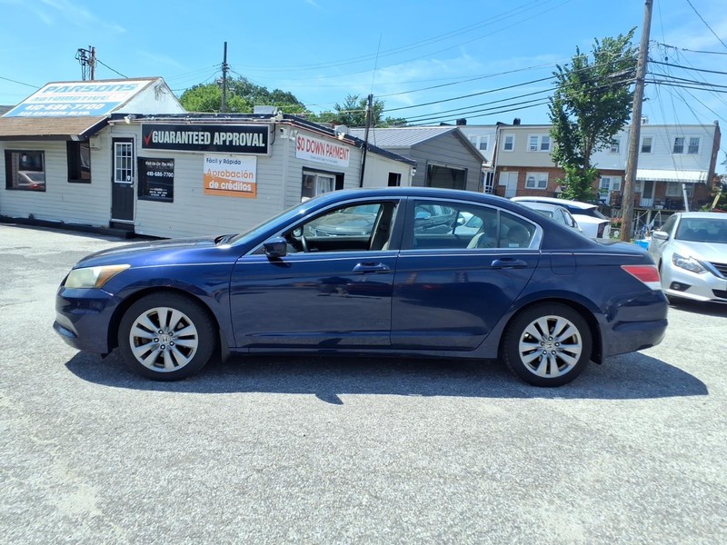 Honda Accord Sedan Vehicle Full-screen Gallery Image 08