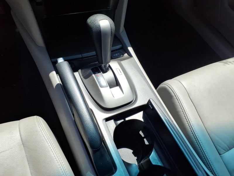 Honda Accord Sedan Vehicle Full-screen Gallery Image 20