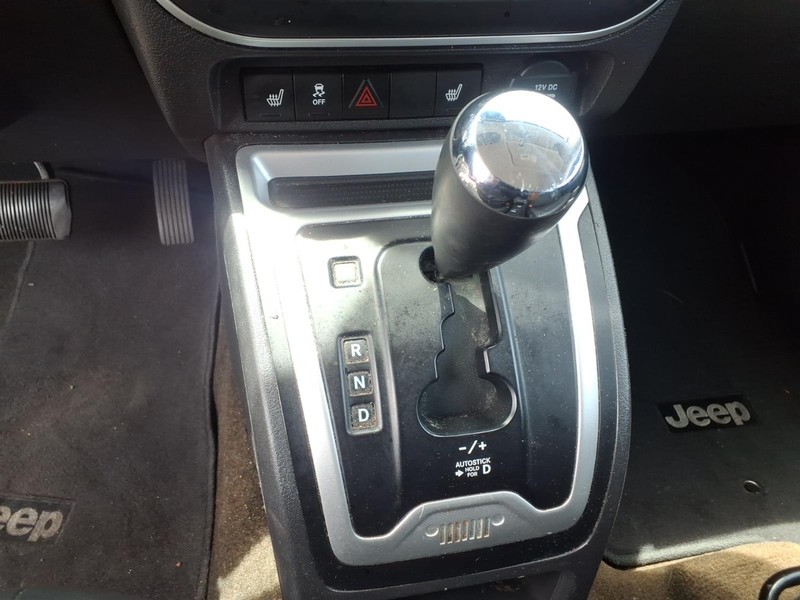 Jeep Compass Vehicle Full-screen Gallery Image 17