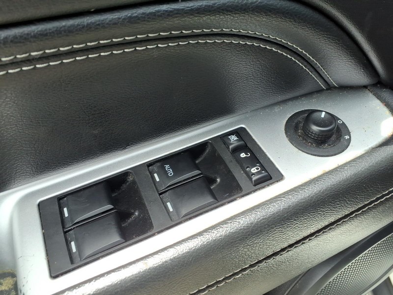 Jeep Compass Vehicle Full-screen Gallery Image 18