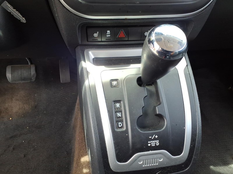 Jeep Compass Vehicle Full-screen Gallery Image 16