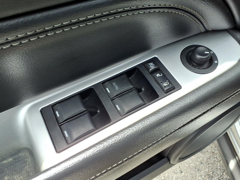 Jeep Compass Vehicle Full-screen Gallery Image 19
