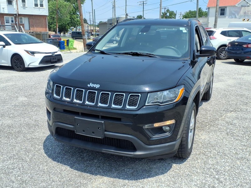 Jeep Compass Vehicle Full-screen Gallery Image 02