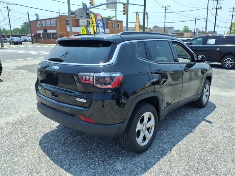 Jeep Compass Vehicle Full-screen Gallery Image 06