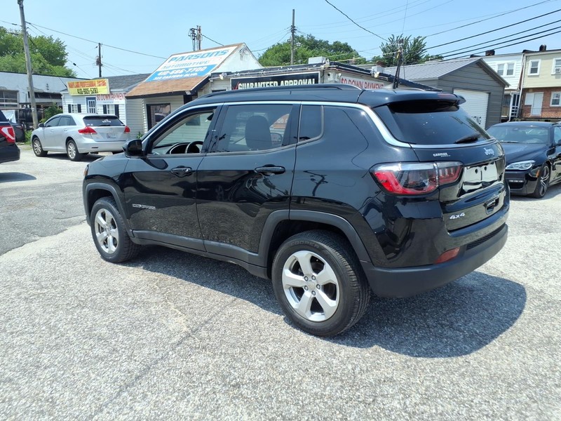 Jeep Compass Vehicle Full-screen Gallery Image 07