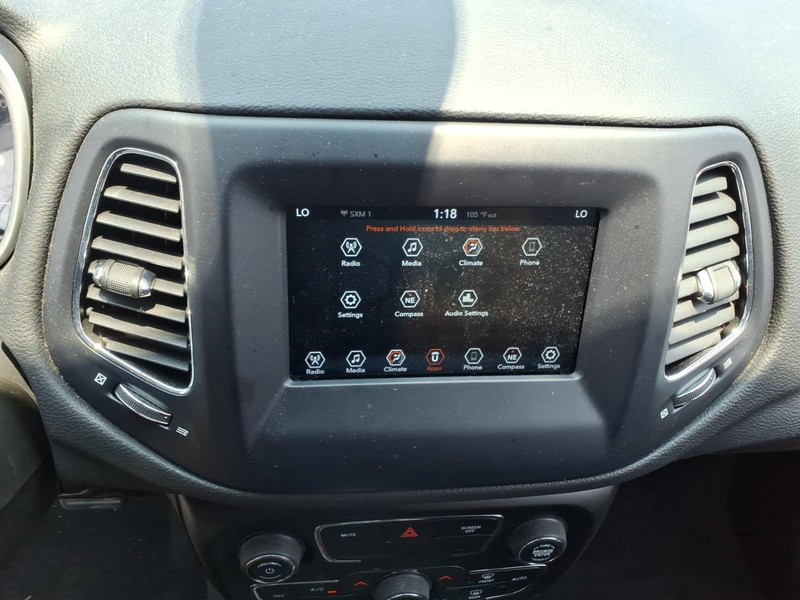 Jeep Compass Vehicle Full-screen Gallery Image 18