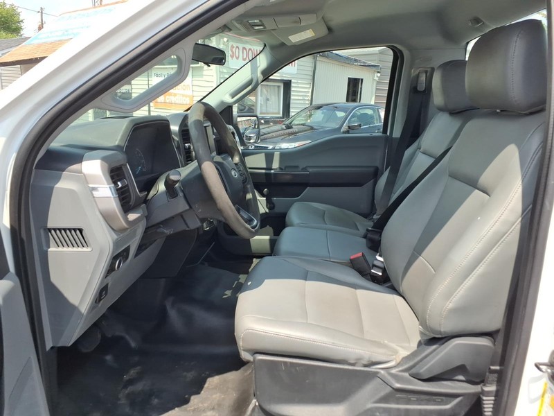 Ford F-150 Vehicle Full-screen Gallery Image 09