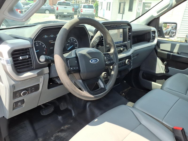 Ford F-150 Vehicle Full-screen Gallery Image 11