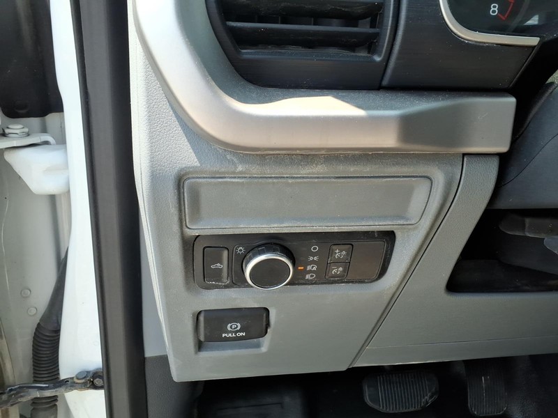 Ford F-150 Vehicle Full-screen Gallery Image 16