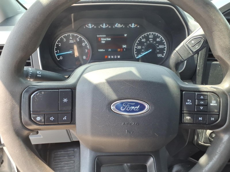 Ford F-150 Vehicle Full-screen Gallery Image 17