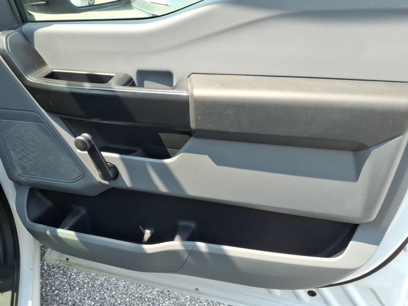 Ford F-150 Vehicle Full-screen Gallery Image 19