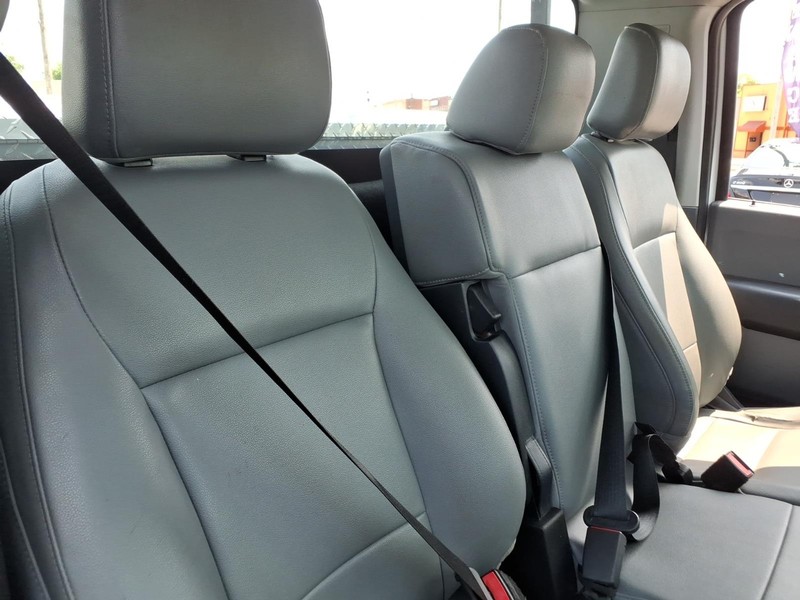 Ford F-150 Vehicle Full-screen Gallery Image 20