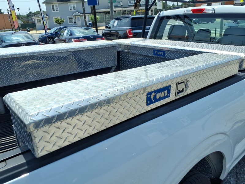 Ford F-150 Vehicle Full-screen Gallery Image 21