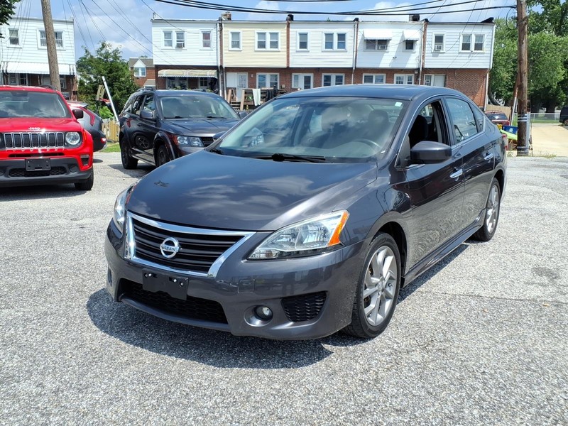 Nissan Sentra Vehicle Full-screen Gallery Image 02