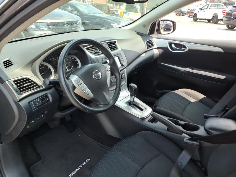 Nissan Sentra Vehicle Full-screen Gallery Image 10
