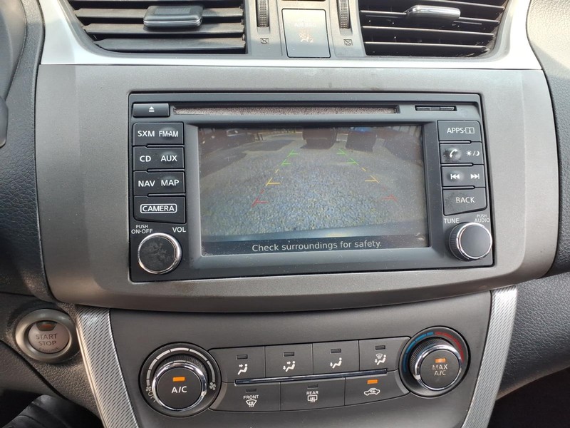Nissan Sentra Vehicle Full-screen Gallery Image 20