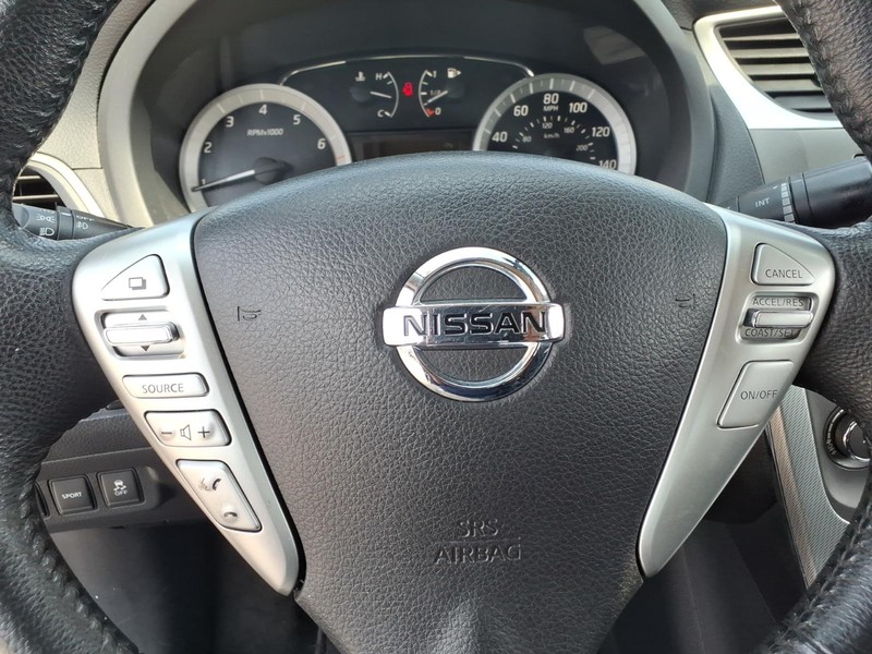 Nissan Sentra Vehicle Full-screen Gallery Image 22