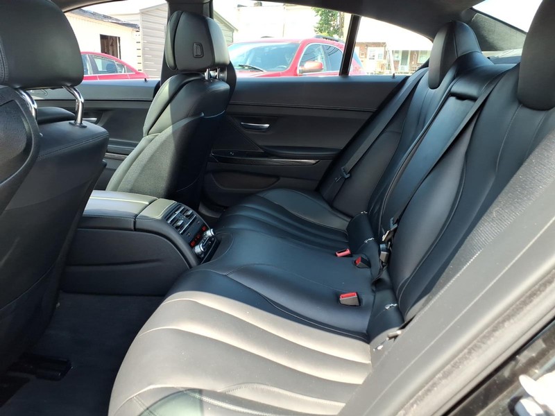 BMW 6 Series Vehicle Full-screen Gallery Image 14
