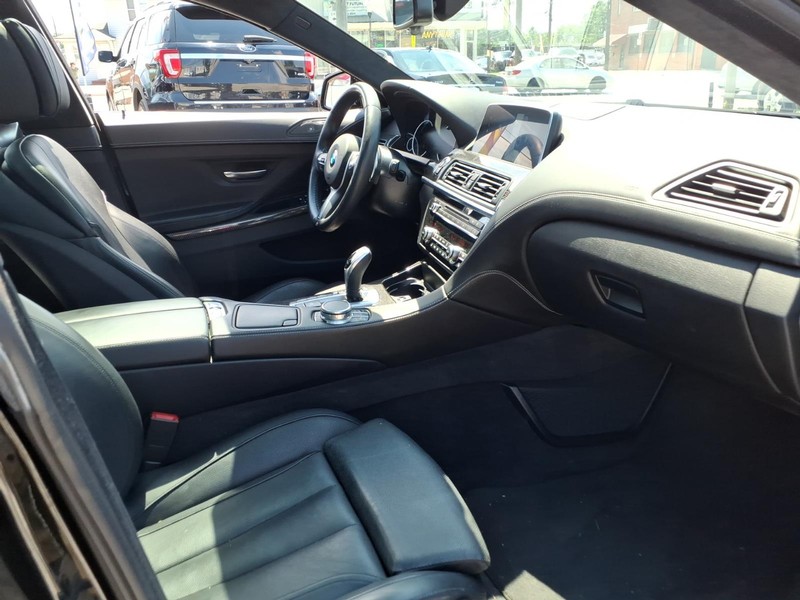 BMW 6 Series Vehicle Full-screen Gallery Image 16