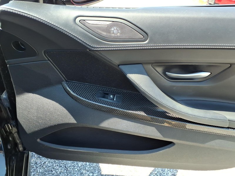 BMW 6 Series Vehicle Full-screen Gallery Image 17