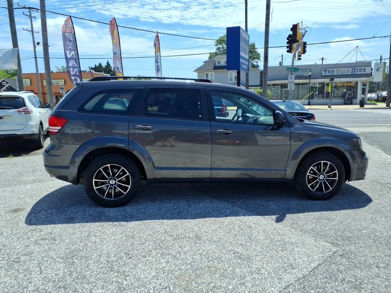 Dodge Journey Vehicle Full-screen Gallery Image 04