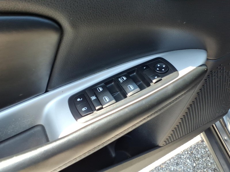 Dodge Journey Vehicle Full-screen Gallery Image 12