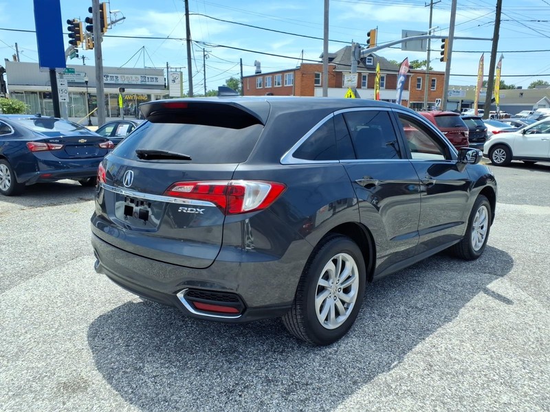 Acura RDX Vehicle Full-screen Gallery Image 06