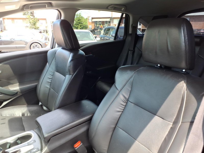 Acura RDX Vehicle Full-screen Gallery Image 09
