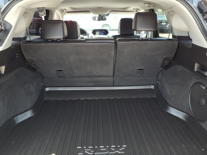 Acura RDX Vehicle Full-screen Gallery Image 12