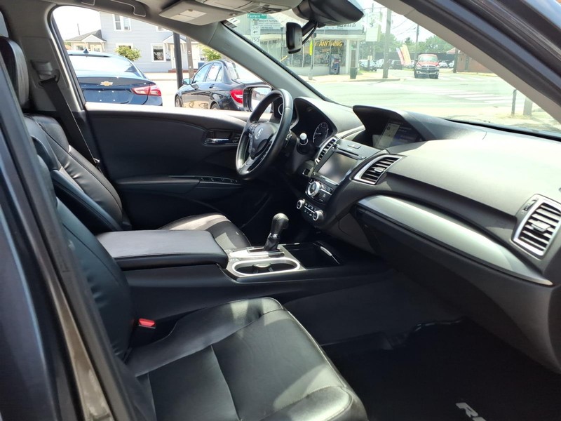 Acura RDX Vehicle Full-screen Gallery Image 13