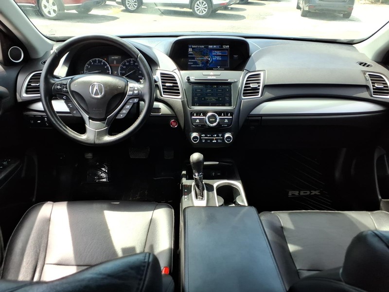Acura RDX Vehicle Full-screen Gallery Image 15